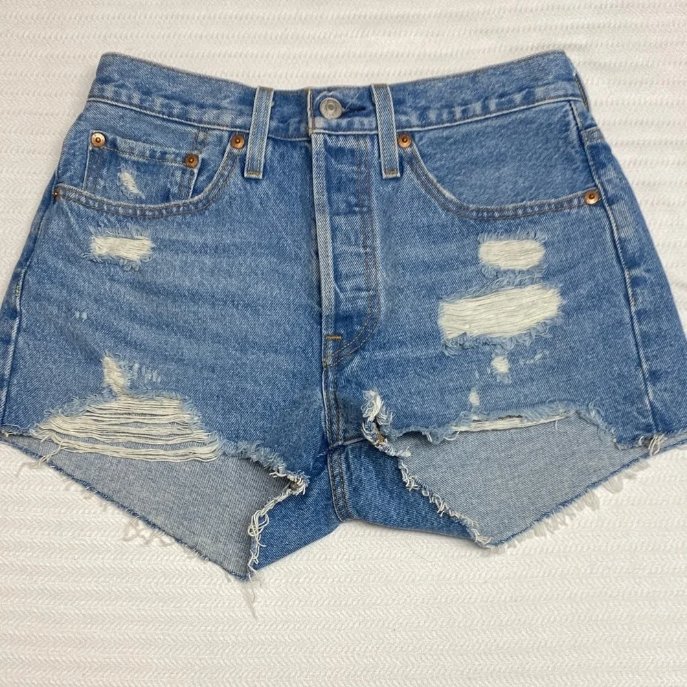 Levi’s 501 Distressed Cutoff Shorts | High Rise | W26 | 90s Grunge Vintage - Picture 1 of 8